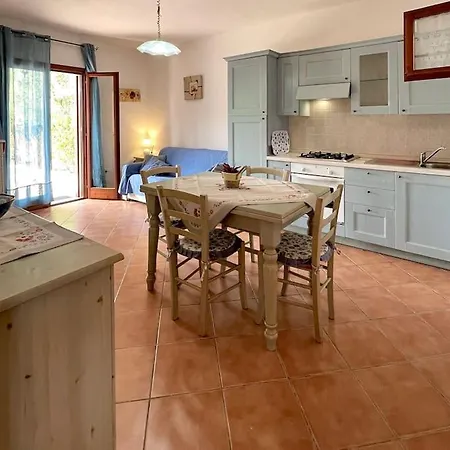 Holiday home Casa Vacanze Con Veranda E Giardino, Mare Olbia